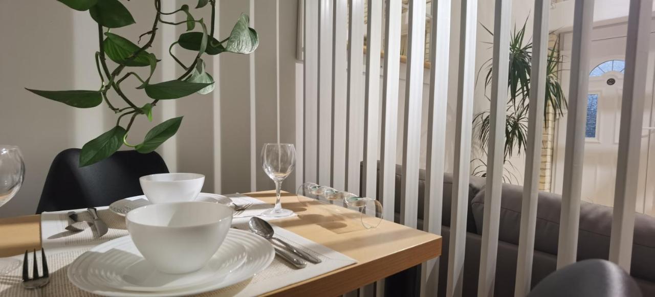 Zona Apartments 1 즈레냐닌 외부 사진